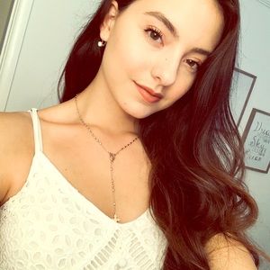 Meet your Posher, Izabelle